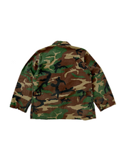 Load image into Gallery viewer, Vintage Camo Army Field Jacket
